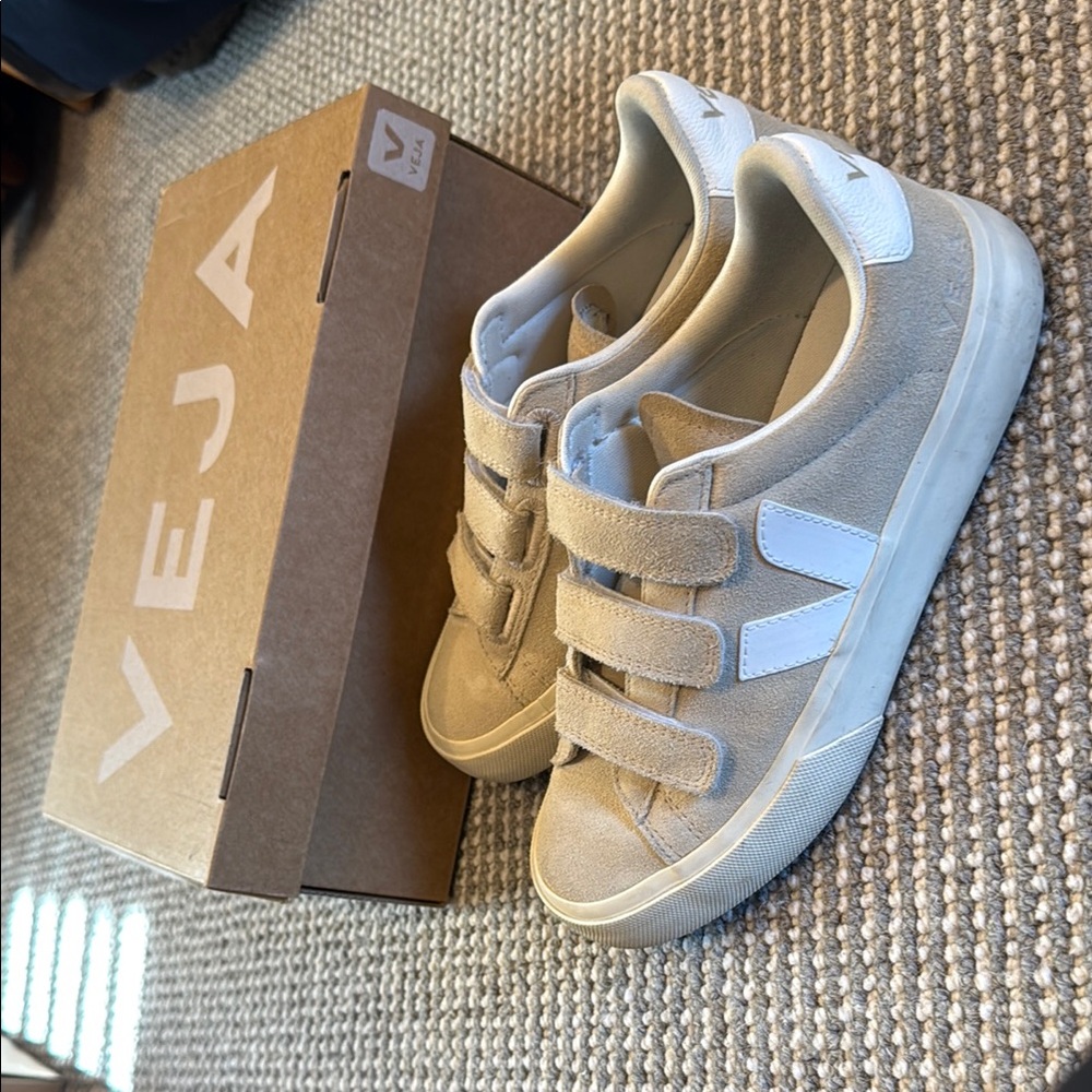 Veja Women’s Recife Tan Suede Sneakers, size 7